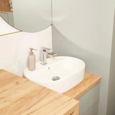 Lighthouse & Parking アパート *