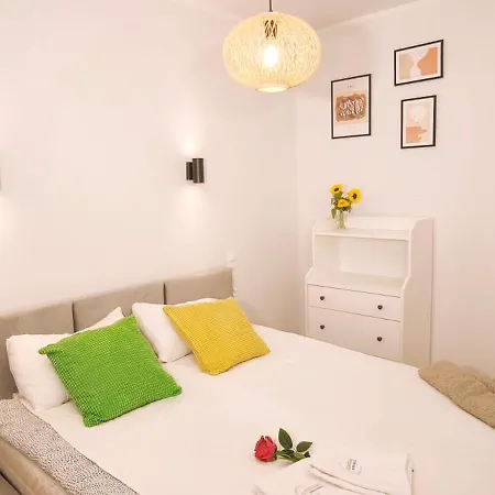 Lighthouse & Parking