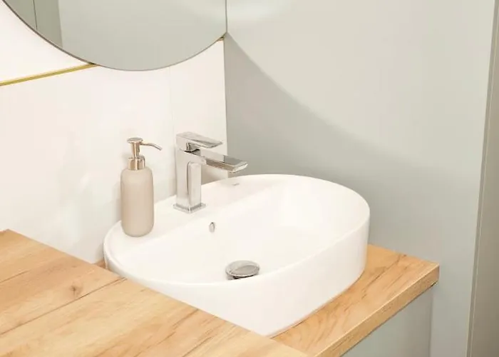 Lighthouse & Parking 公寓 *