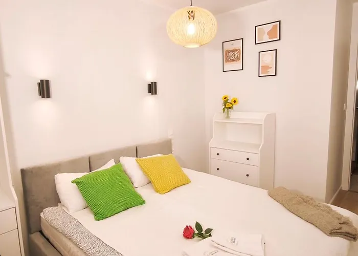 Lighthouse & Parking